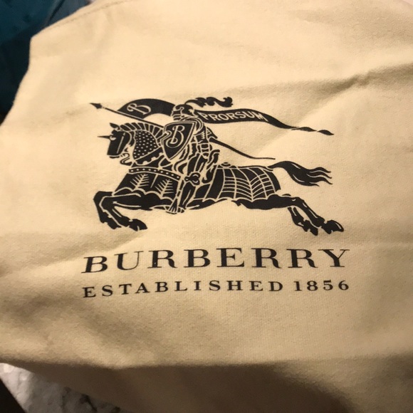 Authentic Burberry heels - Picture 7 of 7